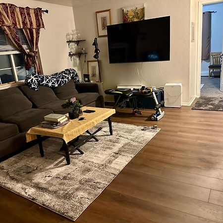 אנקורג' Apartment Sharing Bathroom 1 מראה חיצוני תמונה